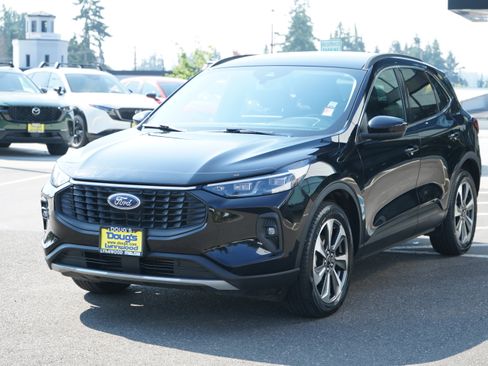 Used 2025 Ford Escape Platinum AWD/4WD image 7