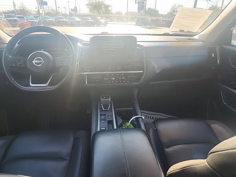 Used 2023 Nissan Pathfinder SL image 5