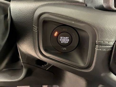 Used 2025 Jeep Wrangler Unlimited Sahara w/ Safety Group AWD/4WD image 24