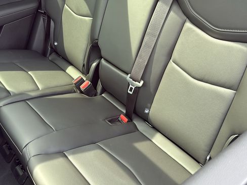 New 2026 Cadillac XT5 Sportv w/ LPO, Floor Liner Package image 32