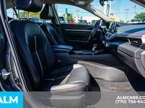 Used 2025 Nissan Altima 2.5 SR FWD image 24