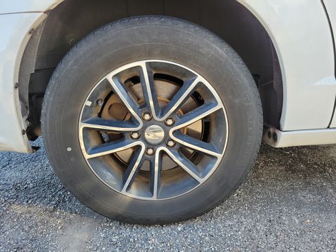 Used 2016 Dodge Grand Caravan R/T FWD image 8