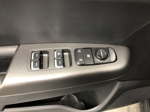 Used 2019 Kia Sportage LX image 15