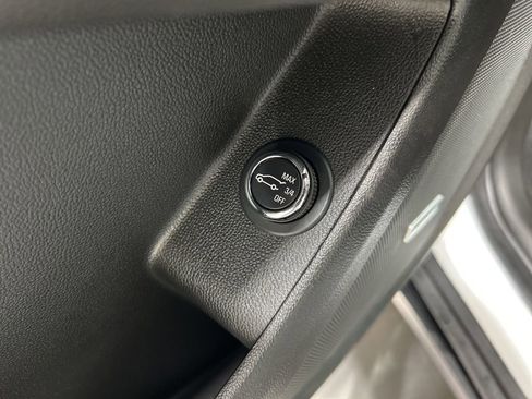 Used 2023 Chevrolet Traverse RS image 15