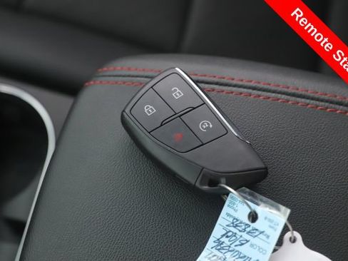 Used 2024 GMC Canyon AT4X AWD/4WD image 3