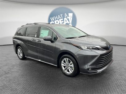 New 2025 Toyota Sienna XLE