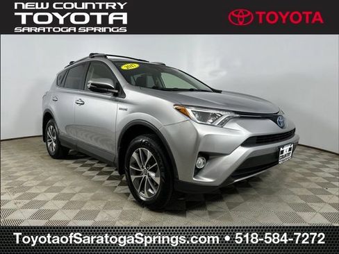 Used 2017 Toyota RAV4 XLE AWD/4WD image 1