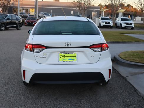 Used 2024 Toyota Corolla LE image 5