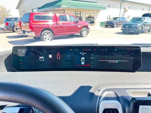 Used 2025 Ford Expedition Active AWD/4WD image 15