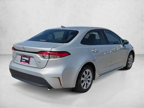 Used 2024 Toyota Corolla LE FWD image 5
