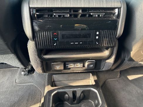 Used 2024 Jeep Wagoneer Series III image 18