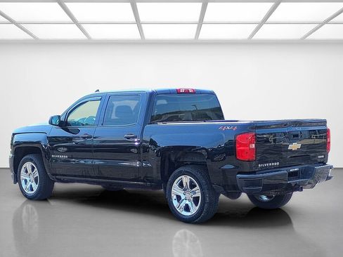 Used 2018 Chevrolet Silverado 1500 Custom w/ Custom Value Package AWD/4WD image 3