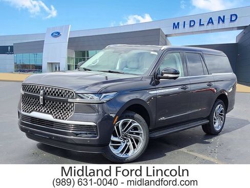 New 2026 Lincoln Navigator L Premier AWD/4WD image 1