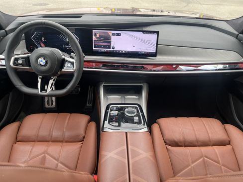 Used 2023 BMW 760i xDrive AWD/4WD image 10