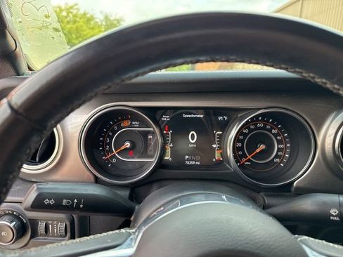 Used 2018 Jeep Wrangler Unlimited Sahara w/ Safety Group image 14