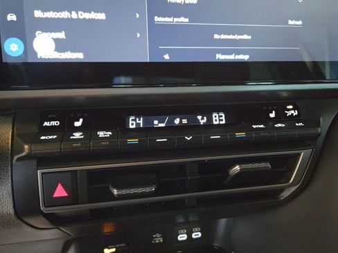 Used 2025 Toyota Camry XSE FWD image 18