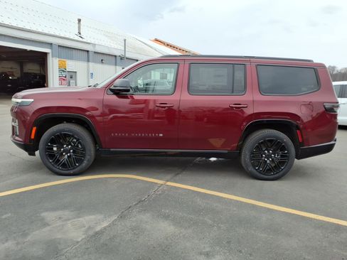 New 2026 Jeep Grand Wagoneer Limited AWD/4WD image 8