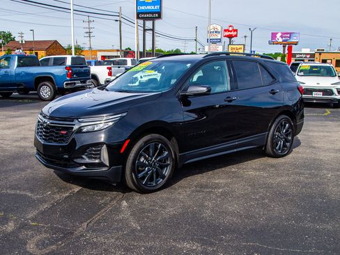 Used 2023 Chevrolet Equinox RS w/ LPO, Floor Liner Package FWD image 3