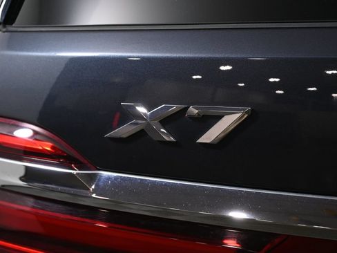 Used 2022 BMW X7 xDrive40i w/ Premium Package AWD/4WD image 39