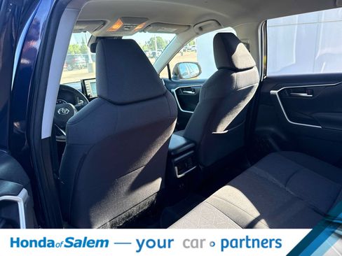 Used 2020 Toyota RAV4 XLE w/ XLE Grade Weather Package AWD/4WD image 12