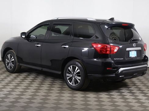 Used 2019 Nissan Pathfinder SV image 8