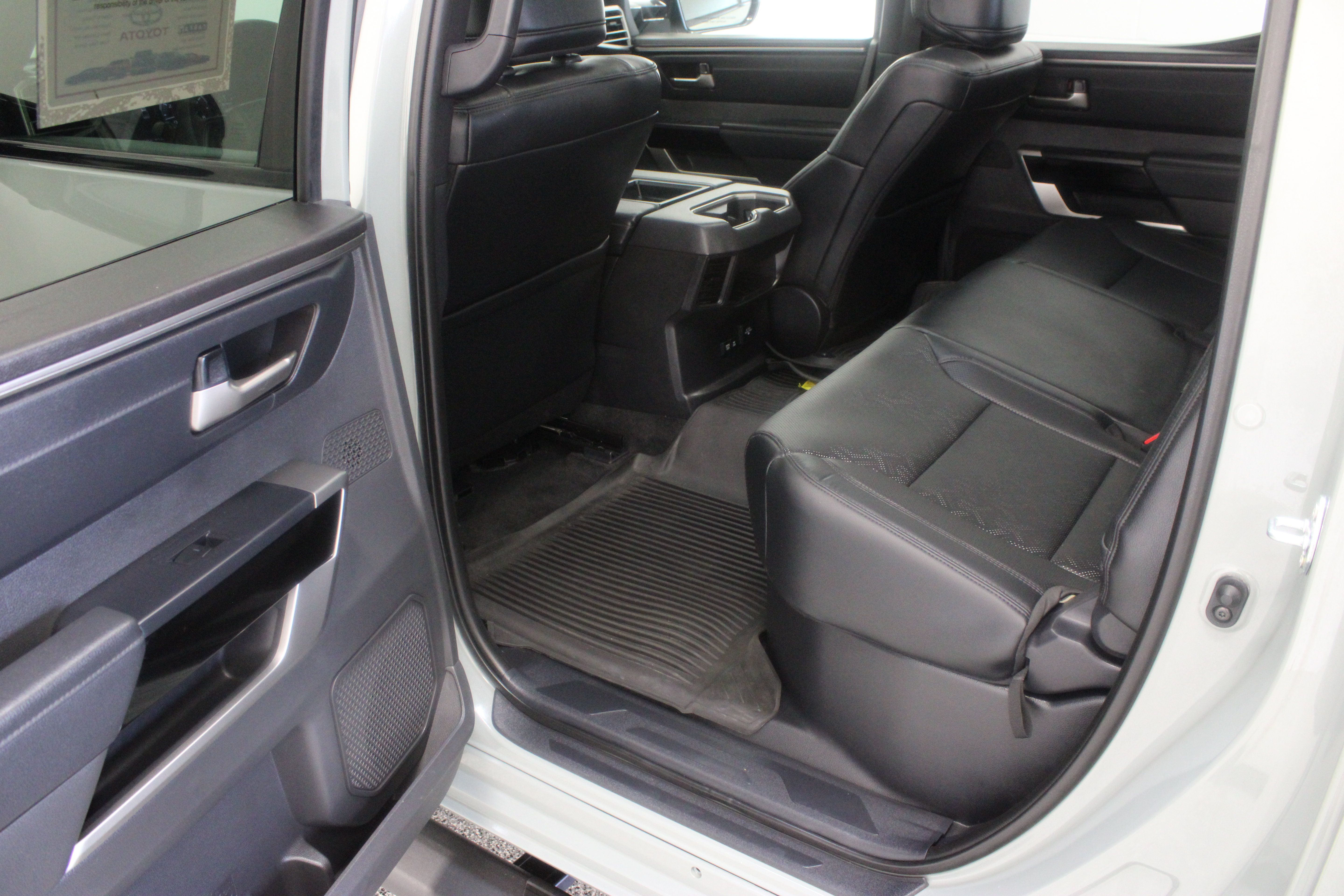 Used 2025 Toyota Tundra Limited AWD/4WD image 32