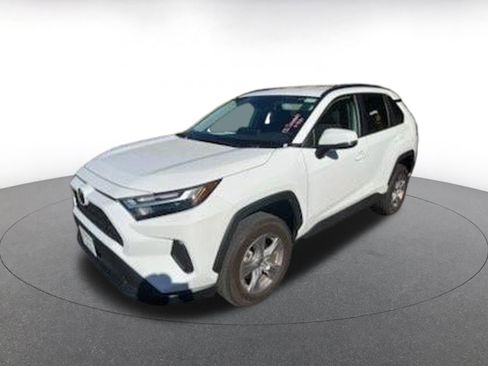 Used 2025 Toyota RAV4 XLE image 2
