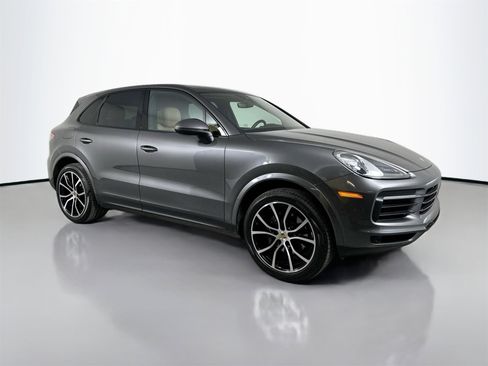 Used 2020 Porsche Cayenne image 9
