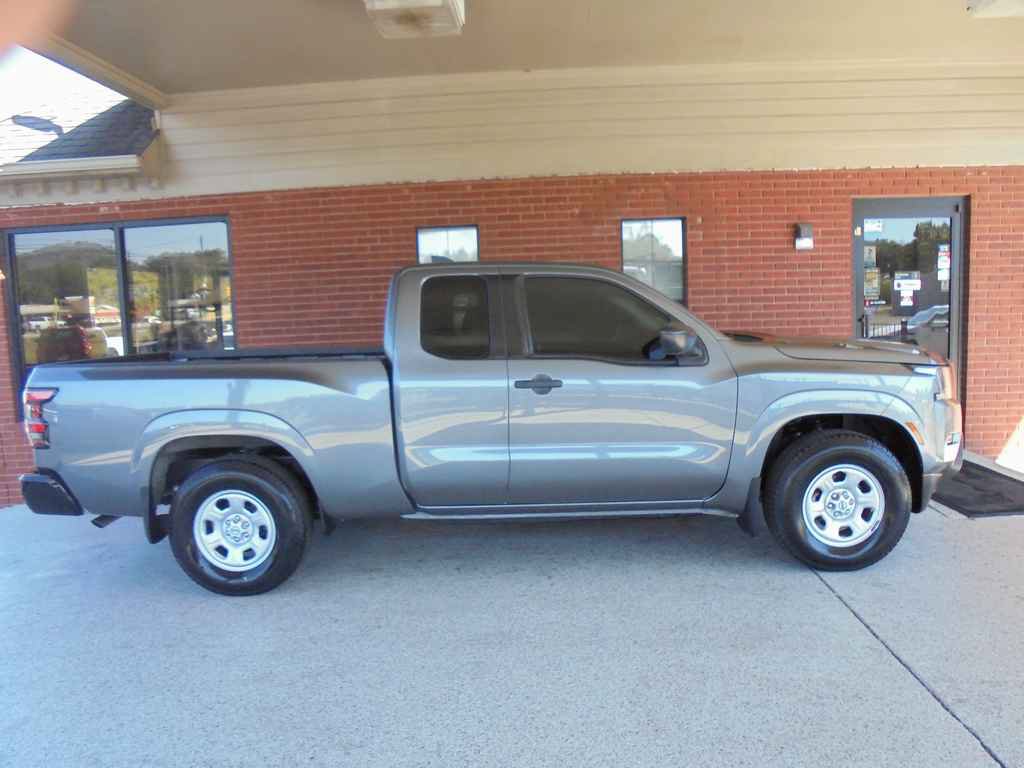 Used 2022 Nissan Frontier S w/ Technology Package RWD image 2