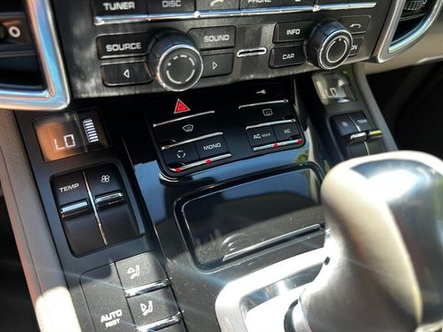 Used 2011 Porsche Cayenne S AWD/4WD image 33