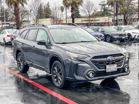 Used 2023 Subaru Outback Onyx Edition image 5
