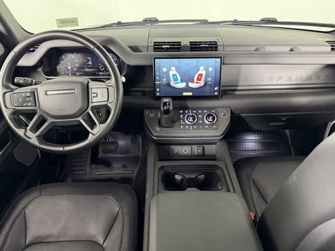 Used 2024 Land Rover Defender 130 X-Dynamic SE image 12