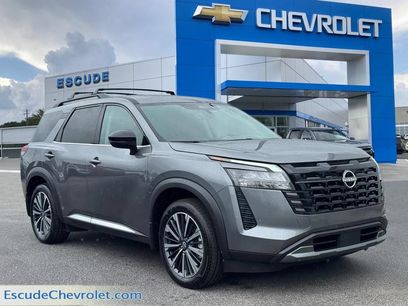 Used 2026 Nissan Pathfinder Platinum w/ Lighting Package