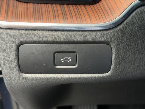 Used 2024 Volvo XC60 B5 Plus w/ Protection Package Premier AWD/4WD image 39