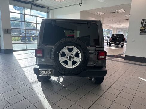 Used 2021 Jeep Wrangler Unlimited Sport w/ Sun And Sound Package AWD/4WD image 17