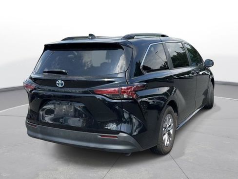 Used 2022 Toyota Sienna LE FWD image 6