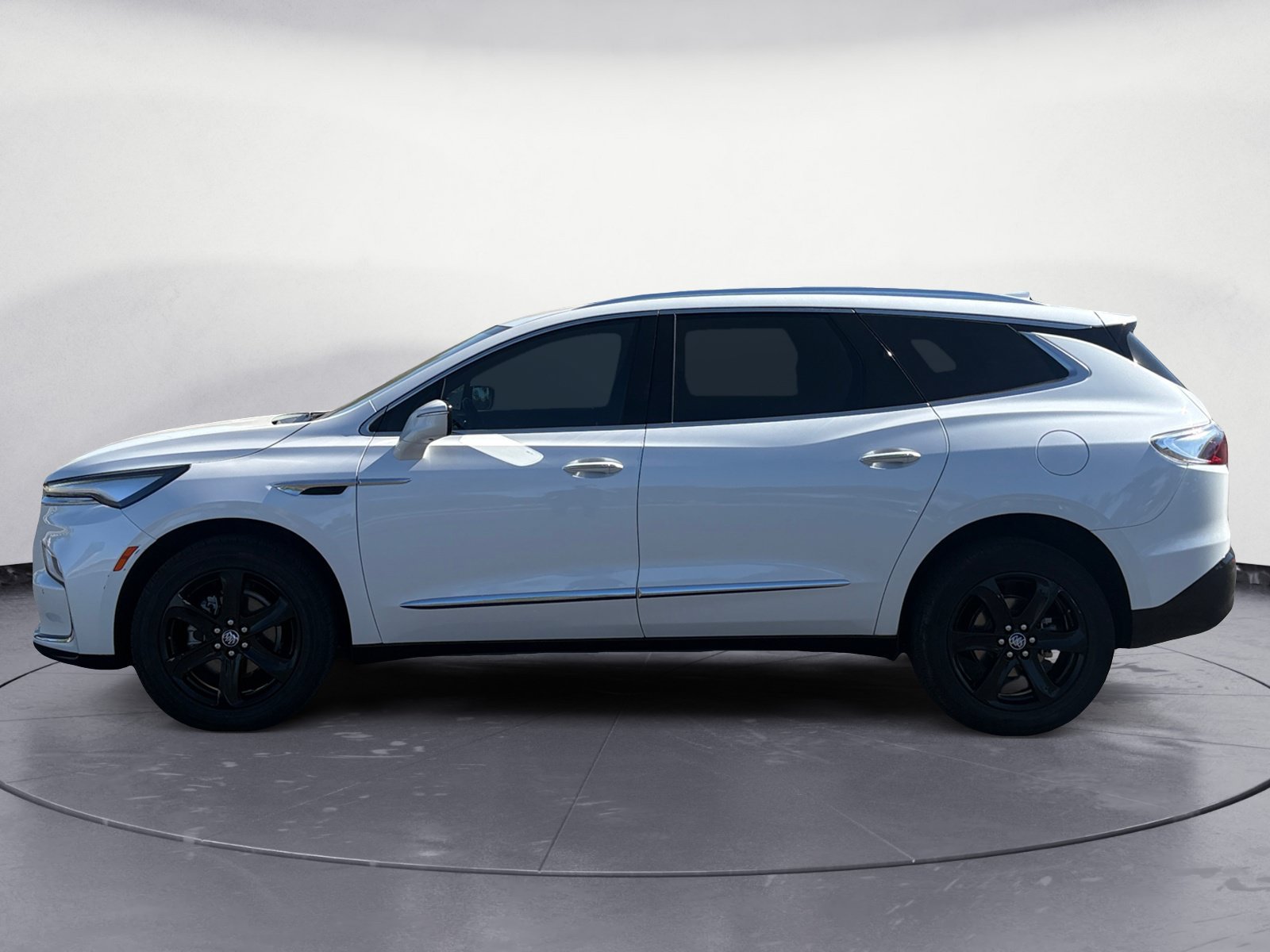 Used 2024 Buick Enclave Essence w/ Sport Touring Edition FWD image 3
