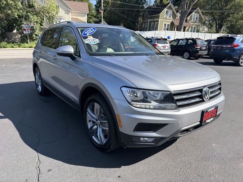 Used 2021 Volkswagen Tiguan SEL w/ 3rd Row Seat Package AWD/4WD image 7