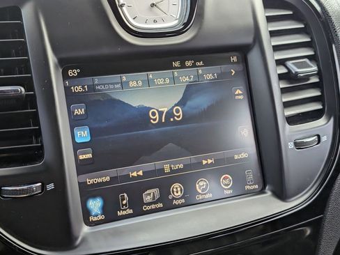 Used 2016 Chrysler 300 S w/ 300S Premium Group image 15