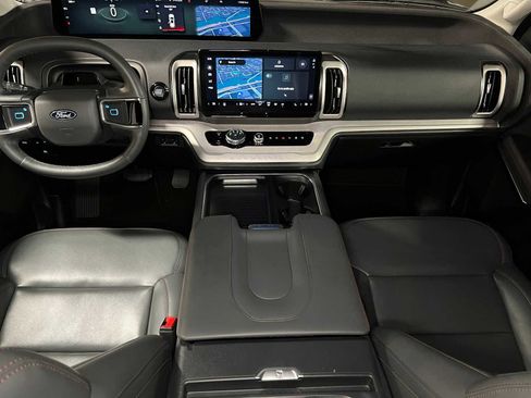 Used 2025 Ford Expedition Active AWD/4WD image 48