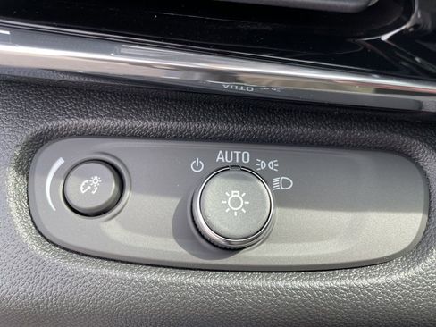 New 2026 Buick Envista Avenir FWD image 16