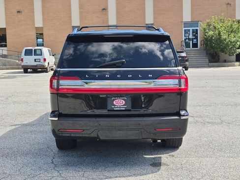 Used 2020 Lincoln Navigator L Reserve w/ Equipment Group 208A Reserve AWD/4WD image 4