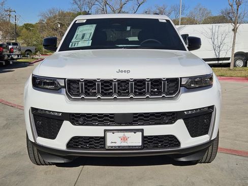New 2026 Jeep Grand Cherokee Limited RWD image 6