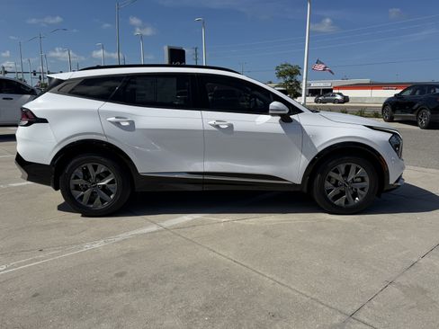 Certified 2023 Kia Sportage SX FWD image 3