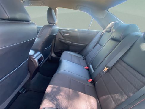 Used 2016 Toyota Camry SE FWD image 20