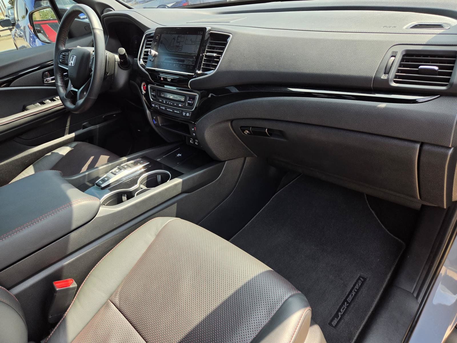 Used 2025 Honda Ridgeline Black Edition image 7