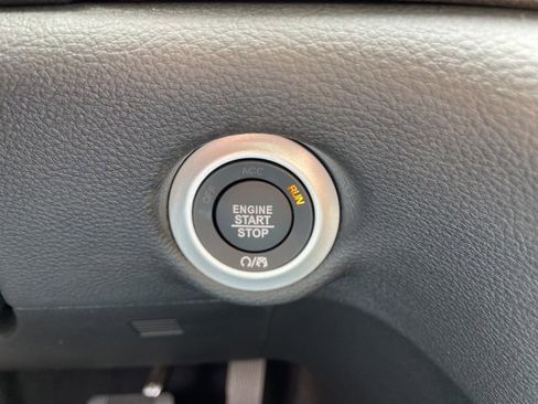 New 2025 Chrysler Pacifica Select image 22