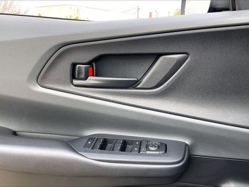 New 2026 Toyota Prius LE image 18