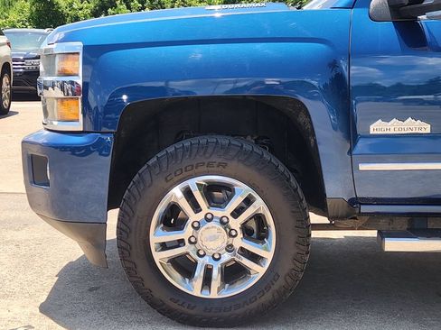 Used 2016 Chevrolet Silverado 2500 High Country w/ Duramax Plus Package AWD/4WD image 8