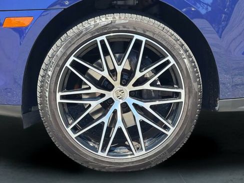 Used 2023 Porsche Macan AWD/4WD image 35